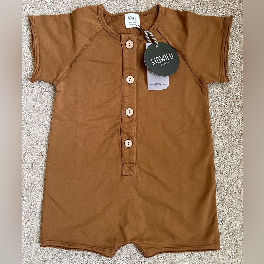 KidWild Organics Short Sleeve Romper in Pecan. Size 18-24 months.